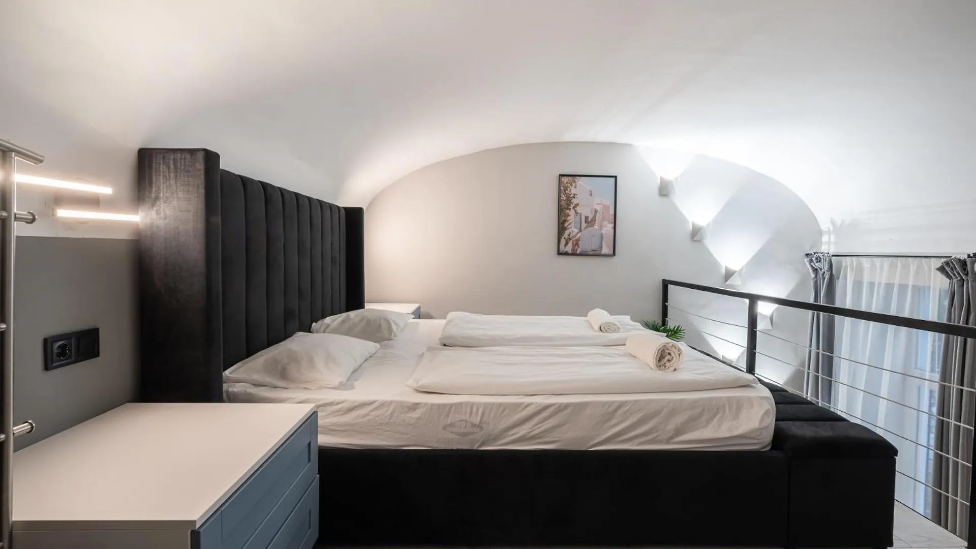 S13- Boutique Apartments, Best Location, By Bqa 부다페스트 0*,